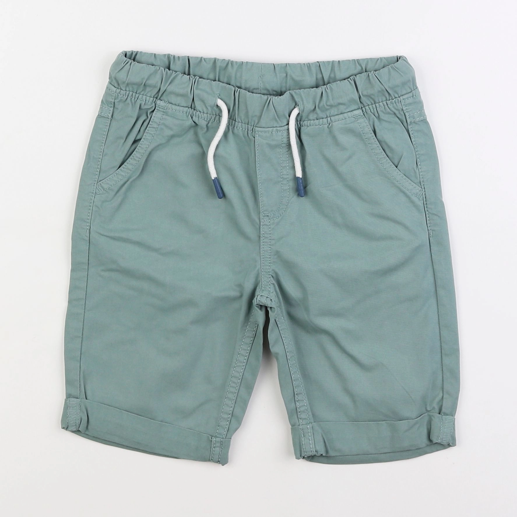 Vertbaudet - short vert - 7 ans