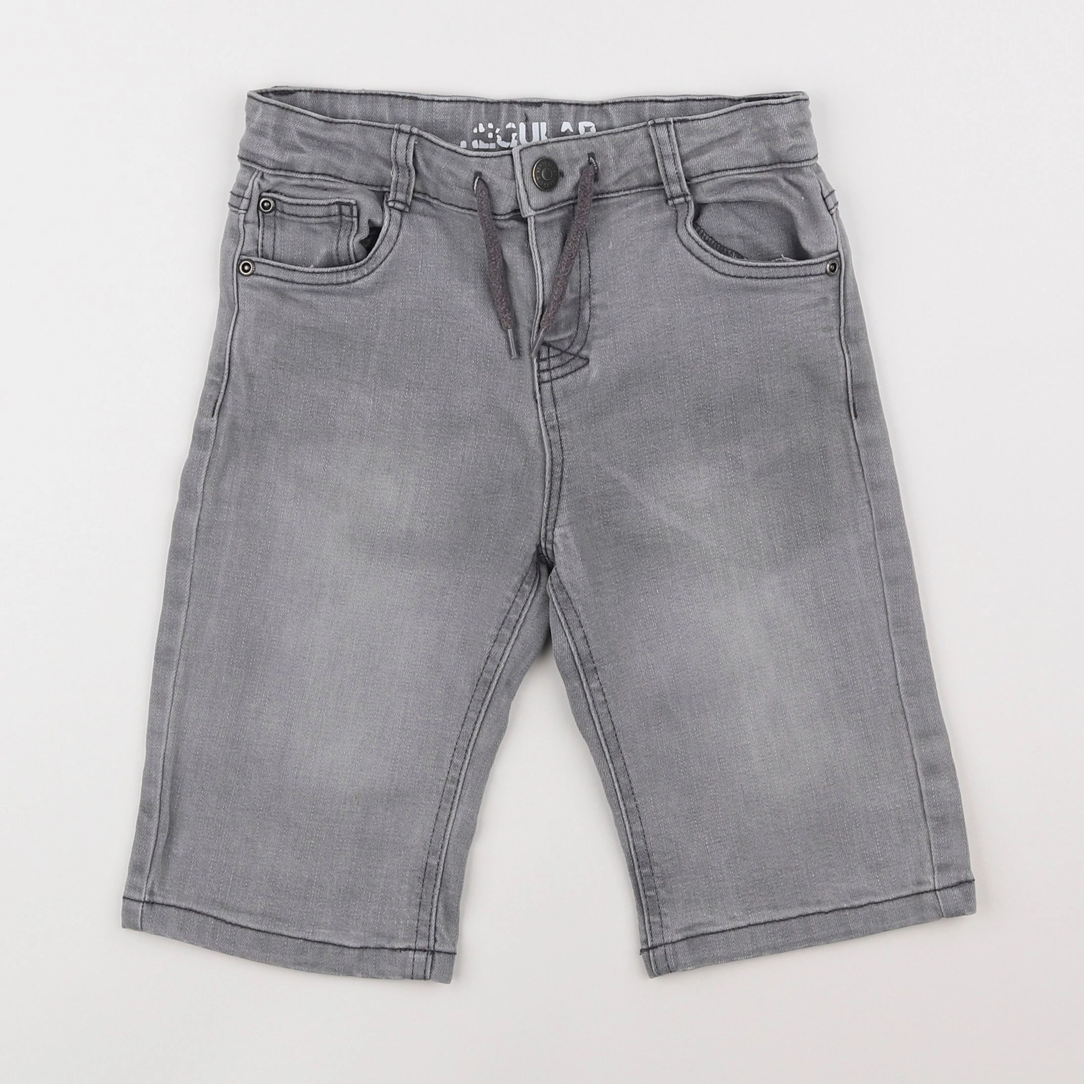 Vertbaudet - short gris - 7 ans