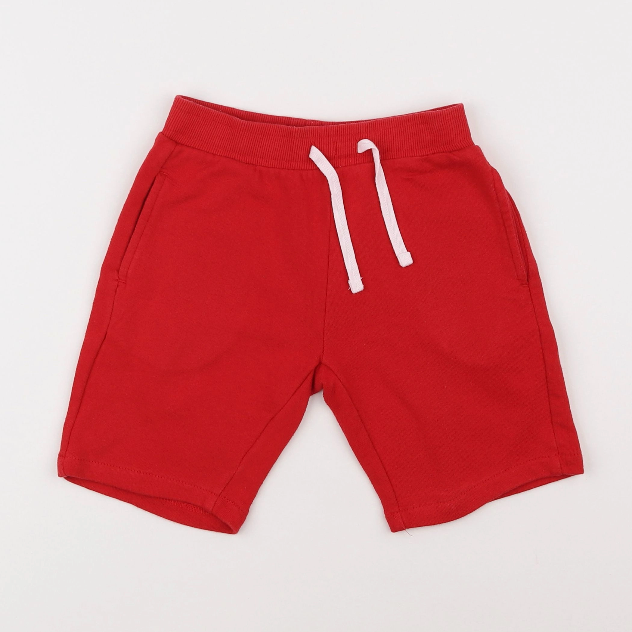 Vertbaudet - short rouge - 8 ans