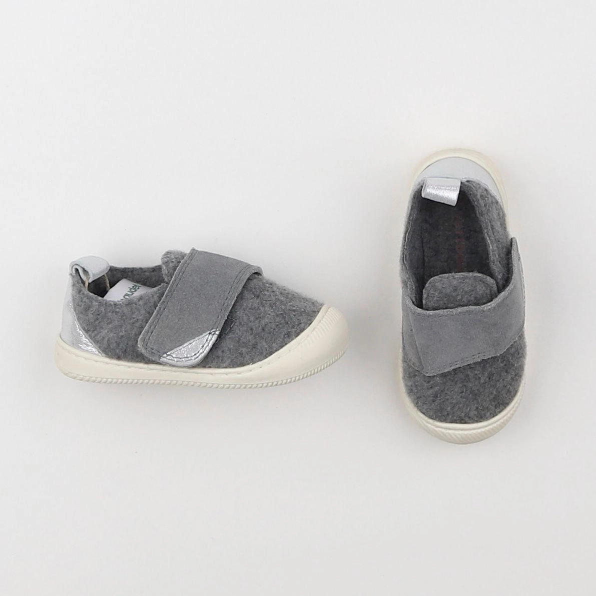 Vertbaudet - chaussons gris - pointure 19