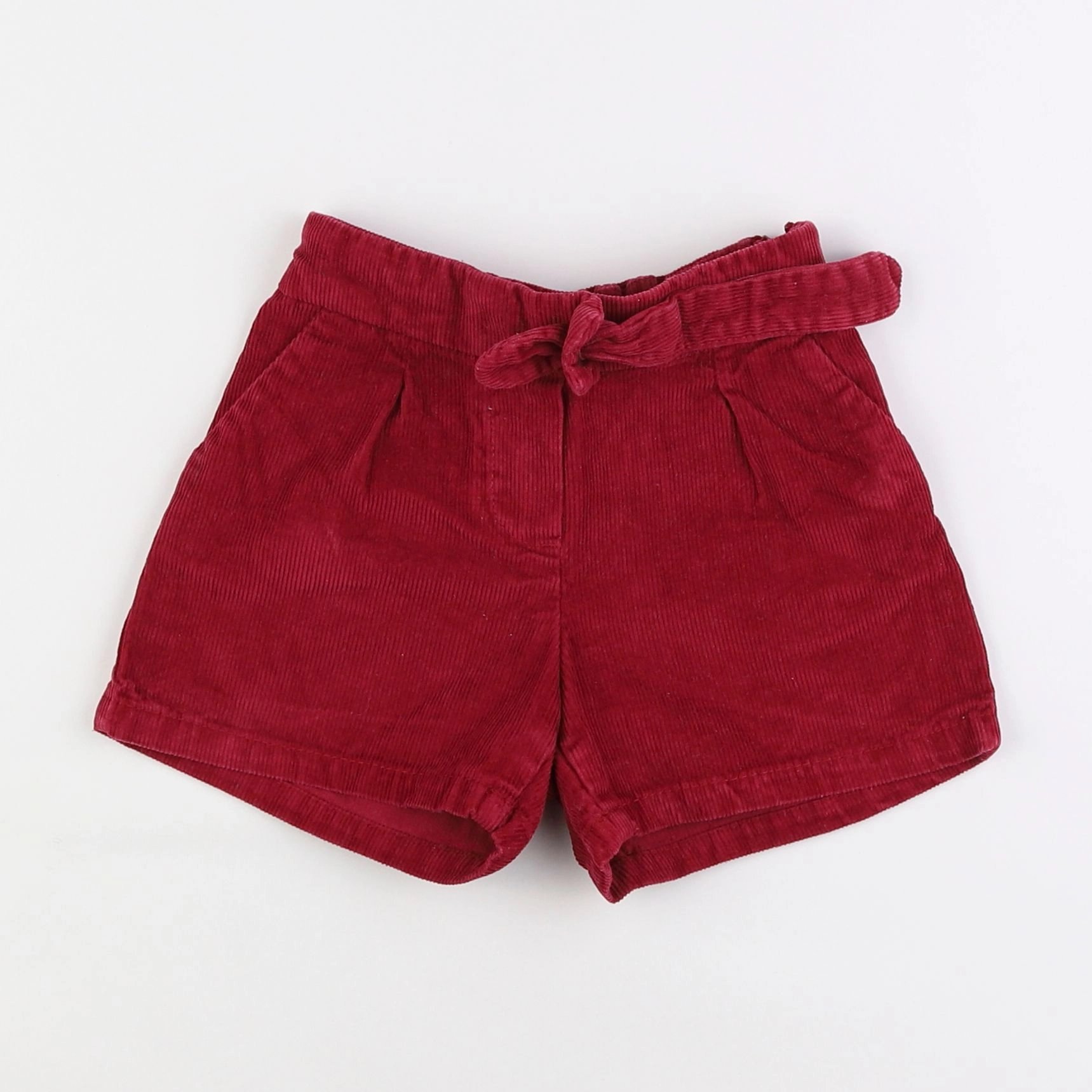 Vertbaudet - short rouge - 7 ans