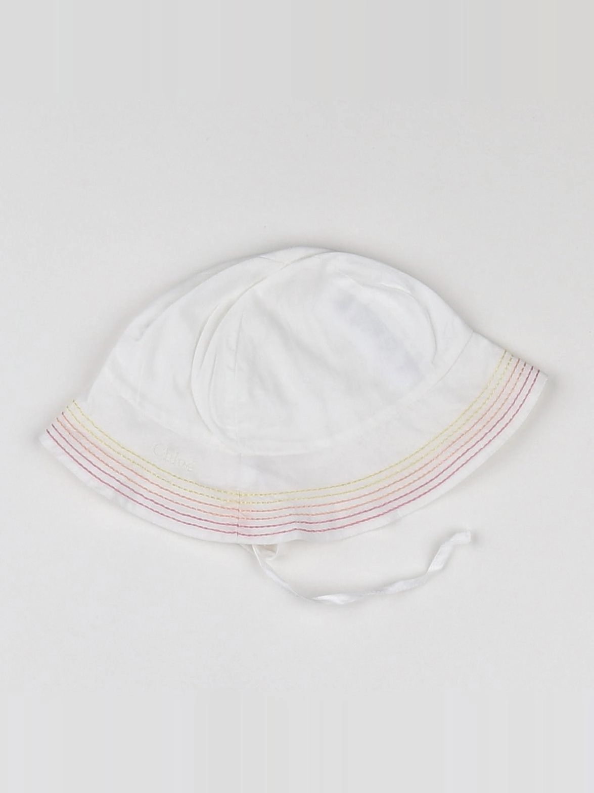 Chloé - chapeau blanc - 1 mois