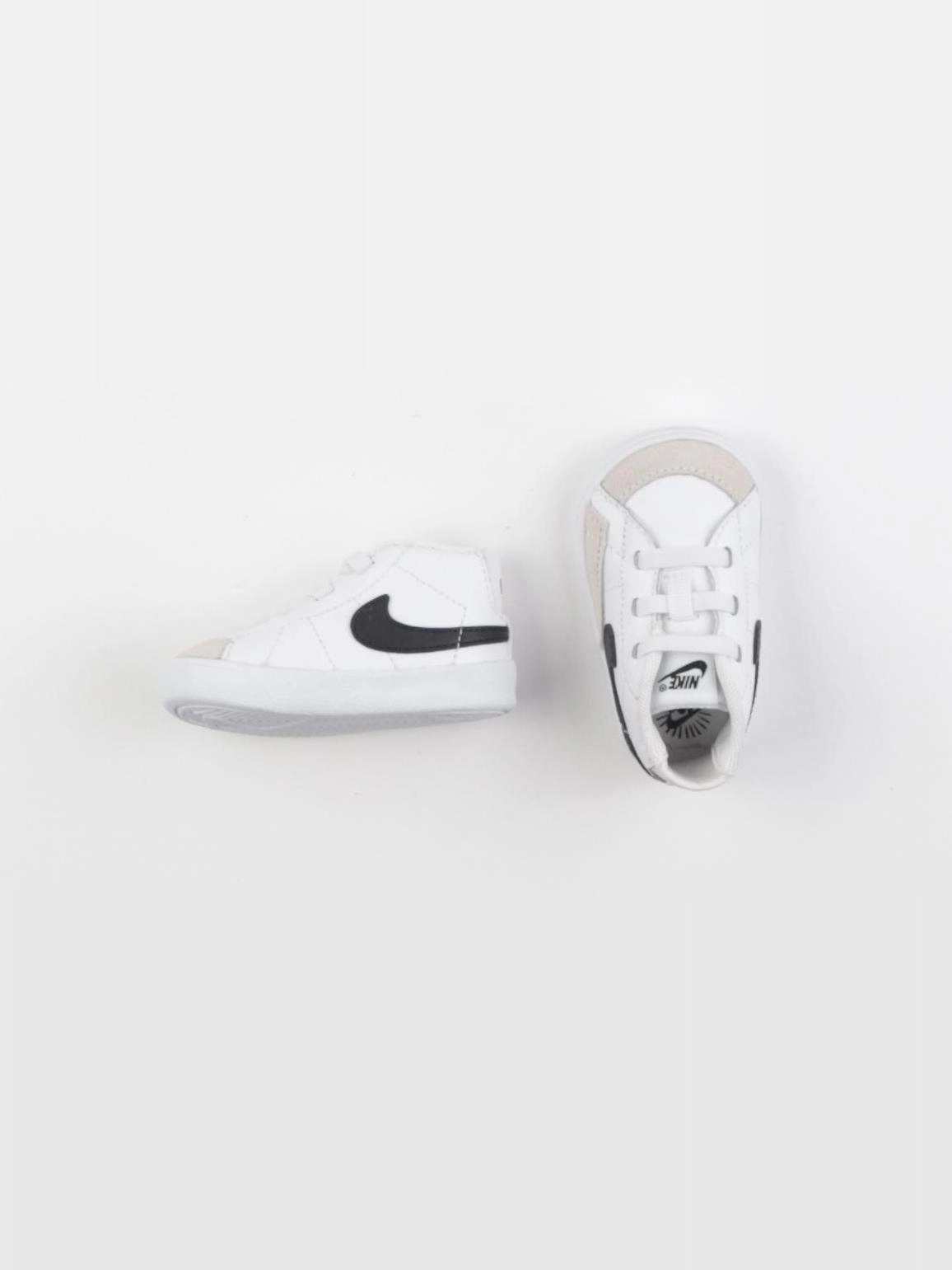 Nike - chaussons blanc - pointure 17