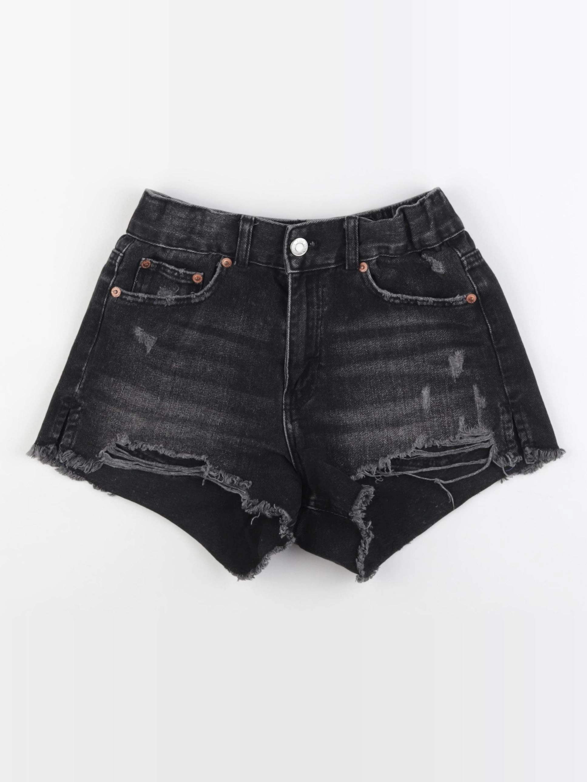 Zara - short noir - 10 ans