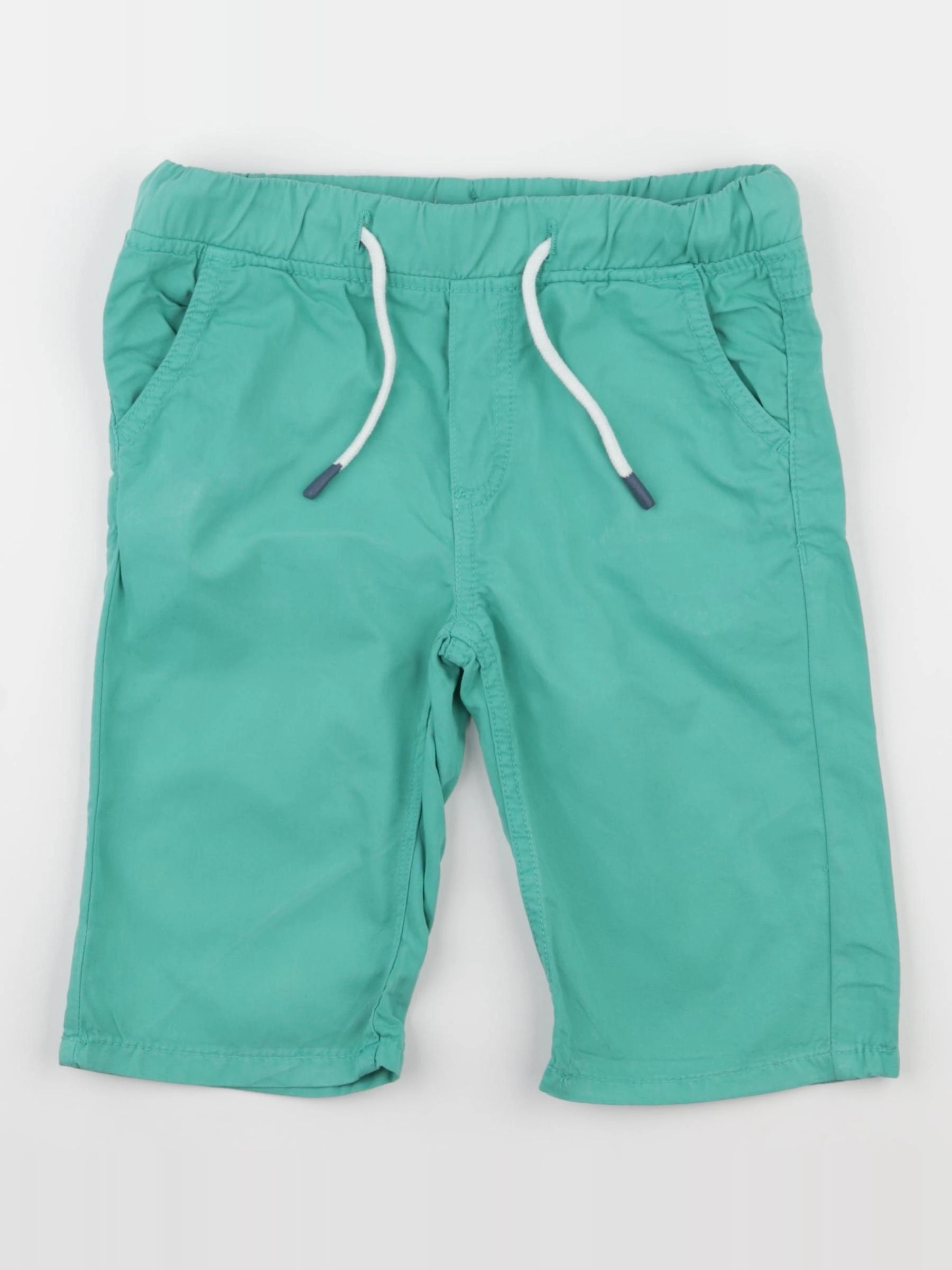 Vertbaudet - short vert - 8 ans