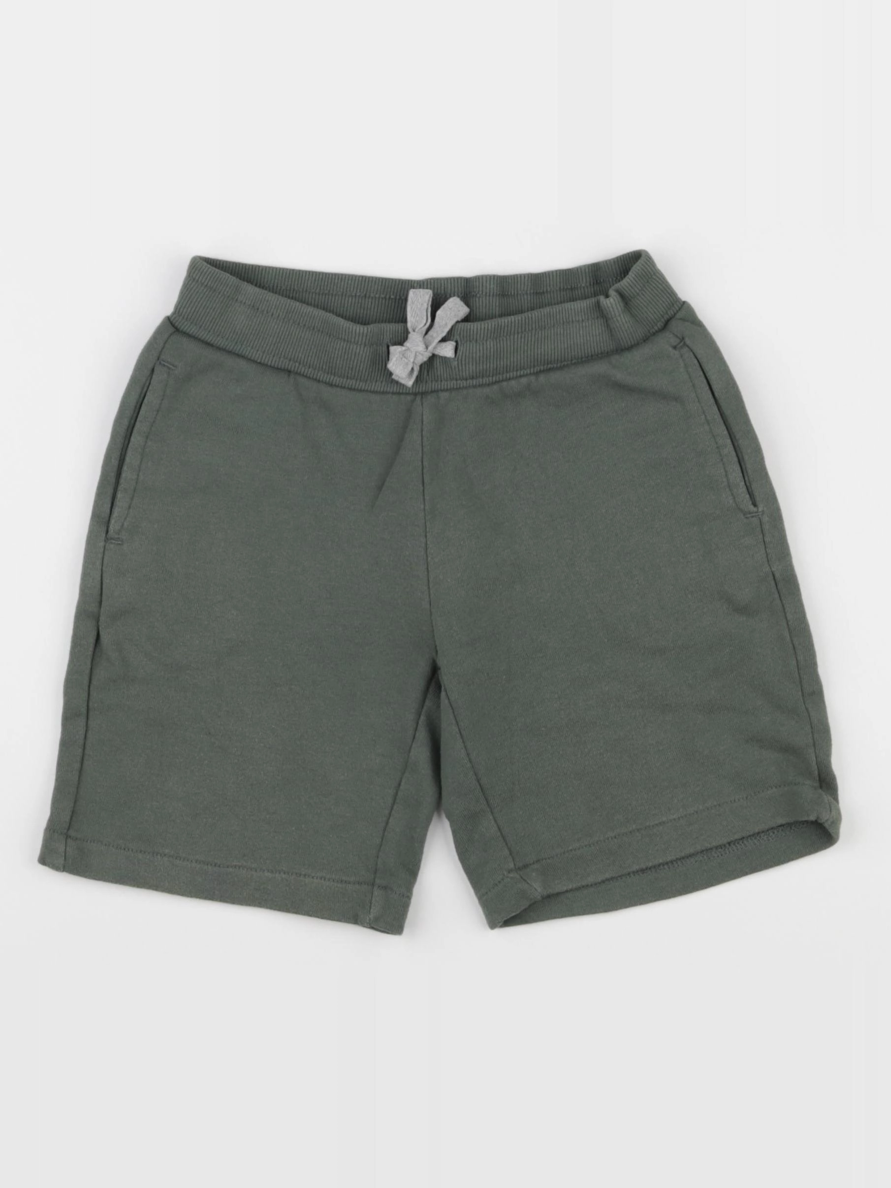Vertbaudet - short vert - 7 ans