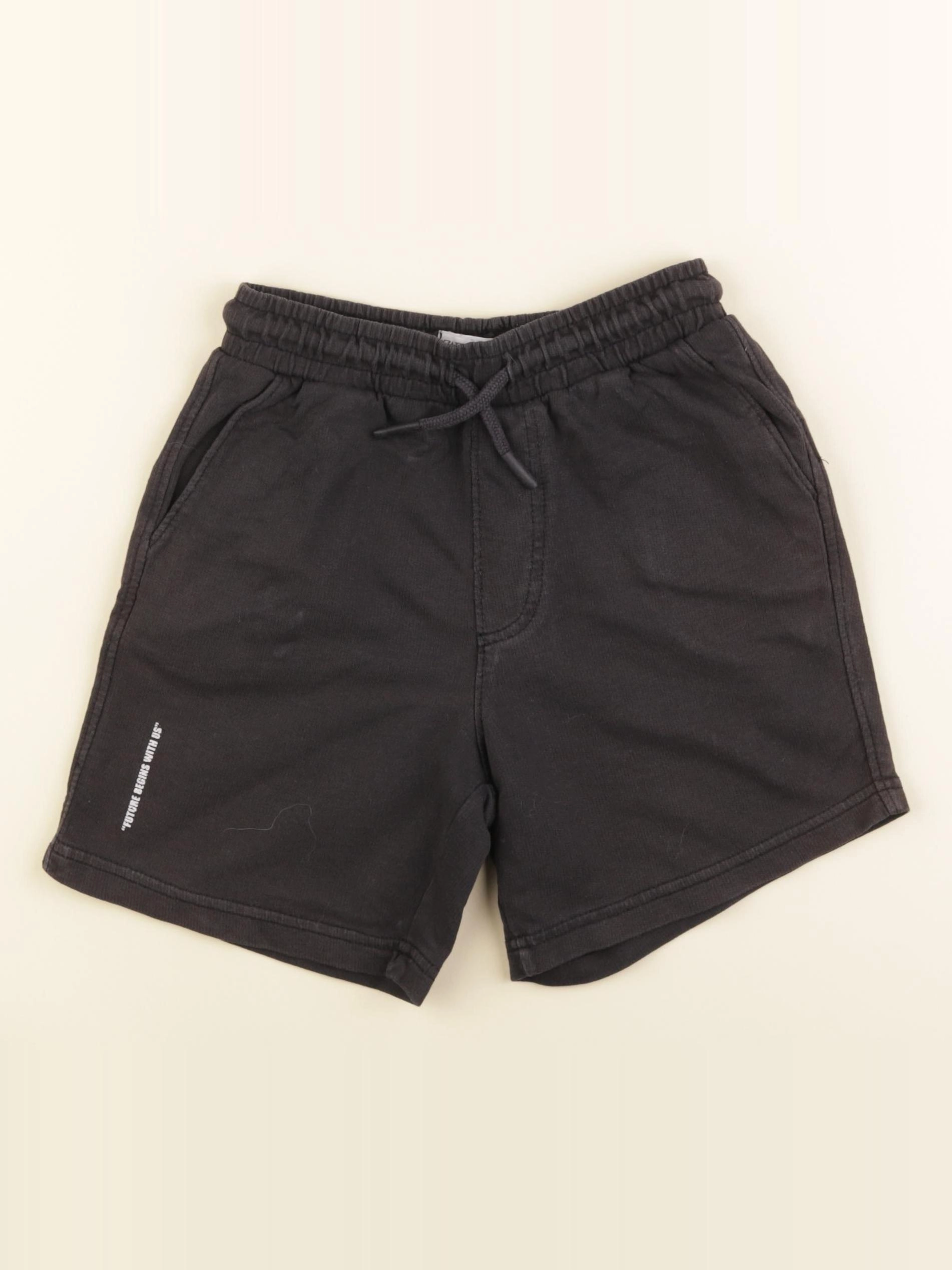 Zara - short noir - 8 ans