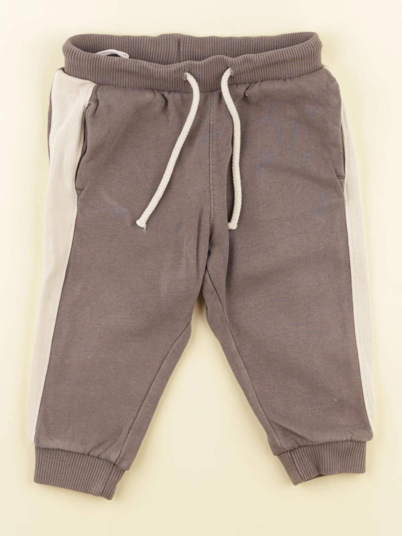 H&M - jogging taupe - 9 mois
