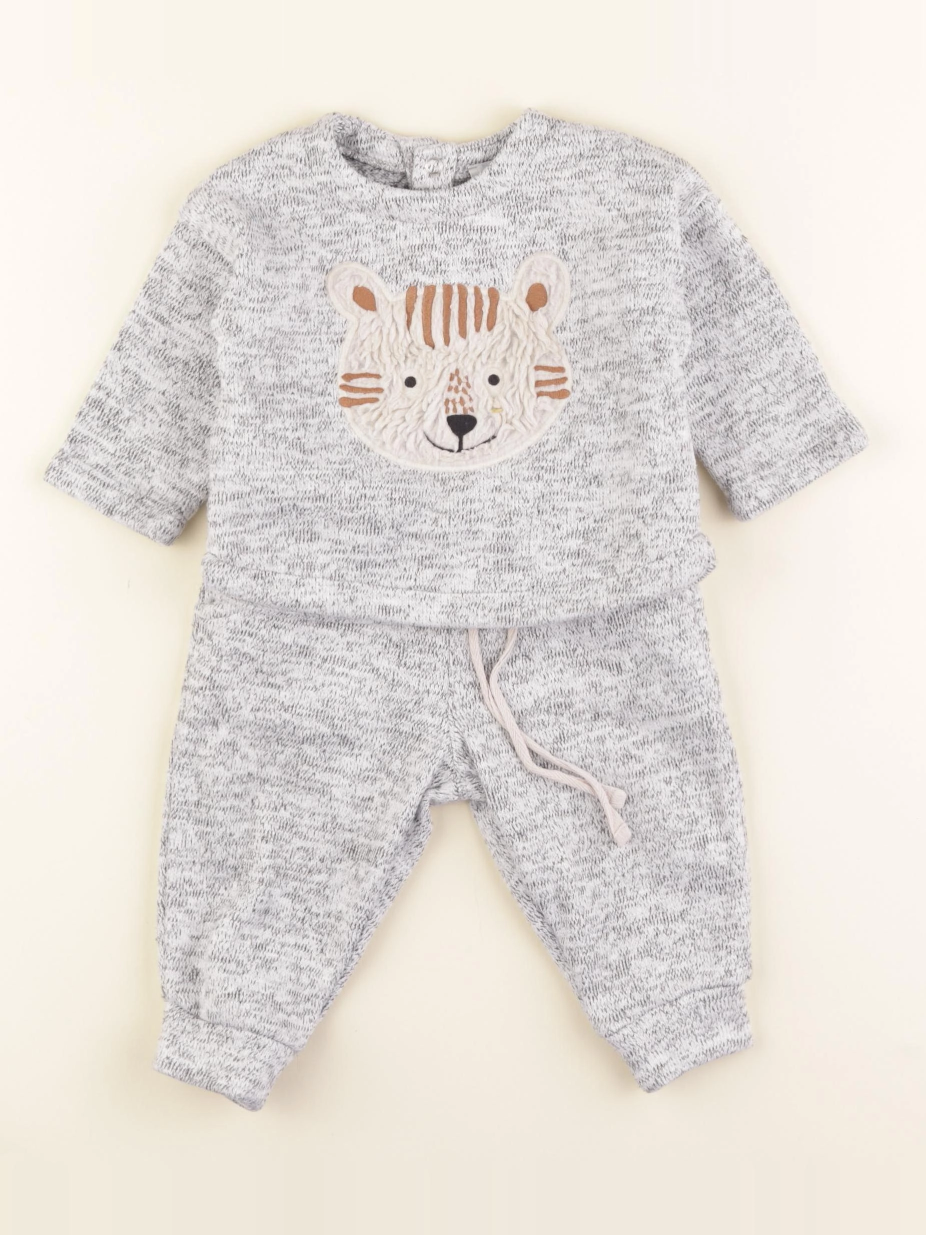 Boutchou - ensemble gris - 6 ans