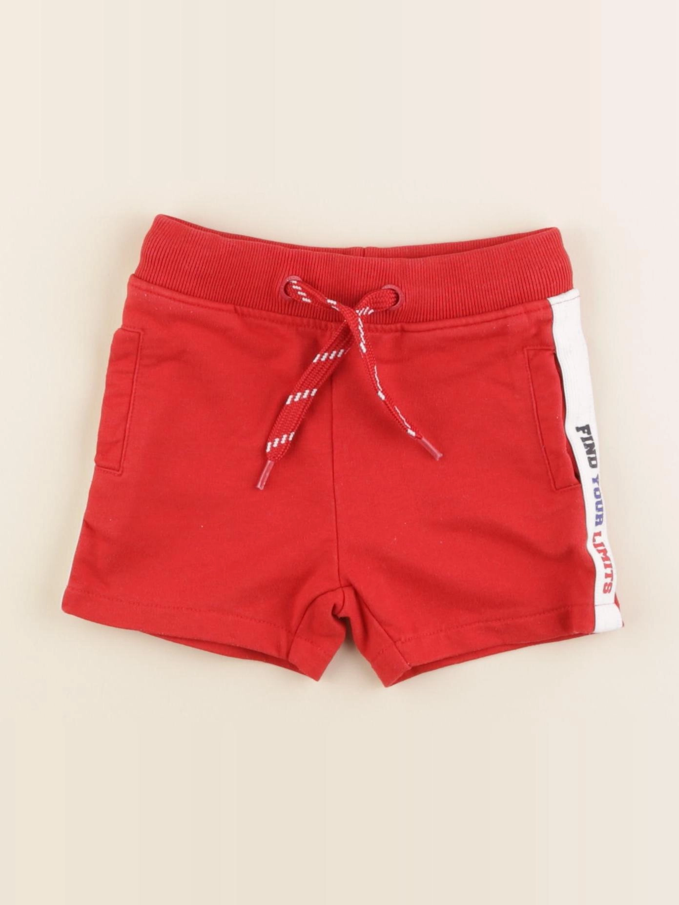 Vertbaudet - short rouge - 2 ans