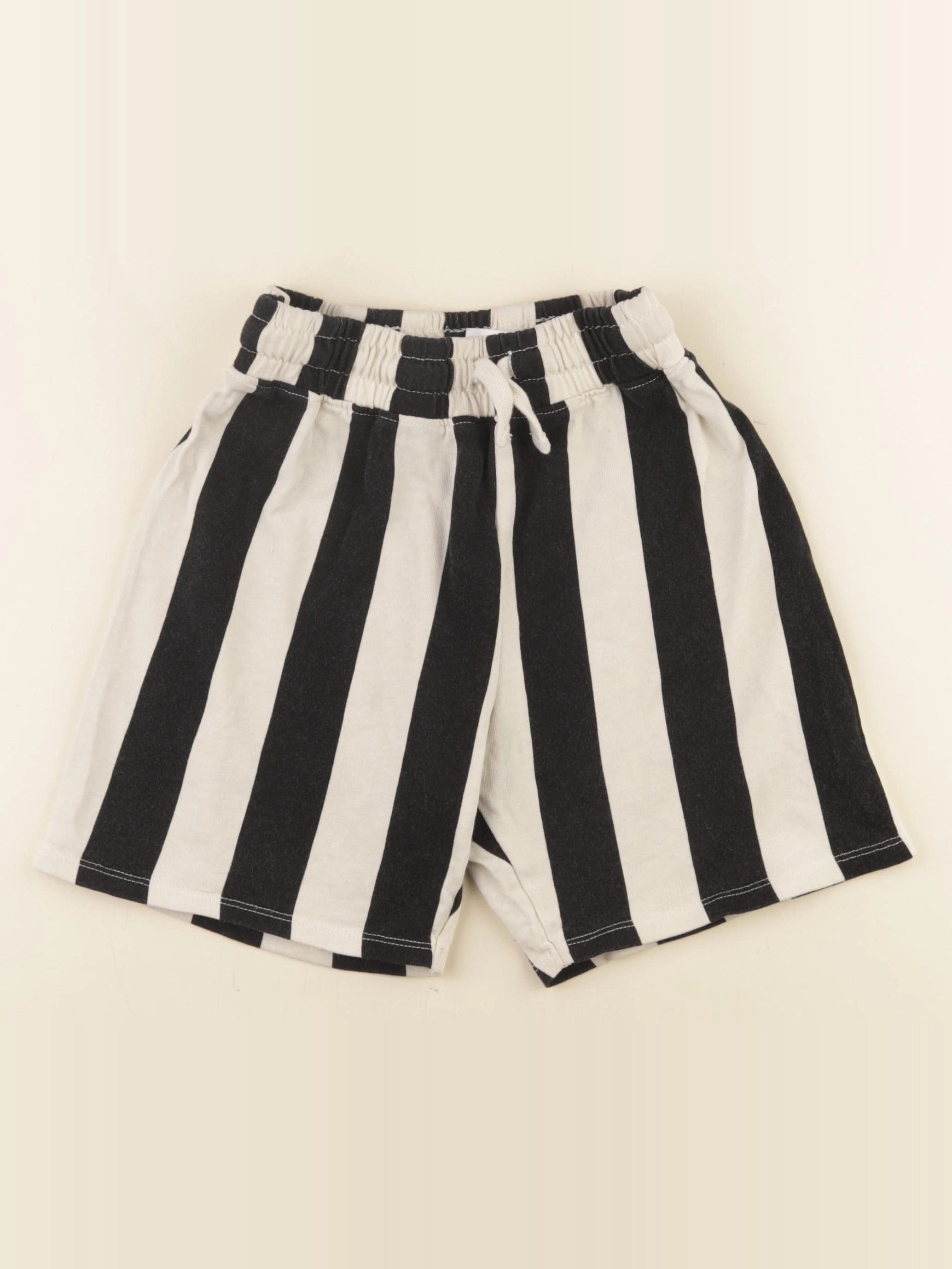 H&M - short noir - 8/9 ans