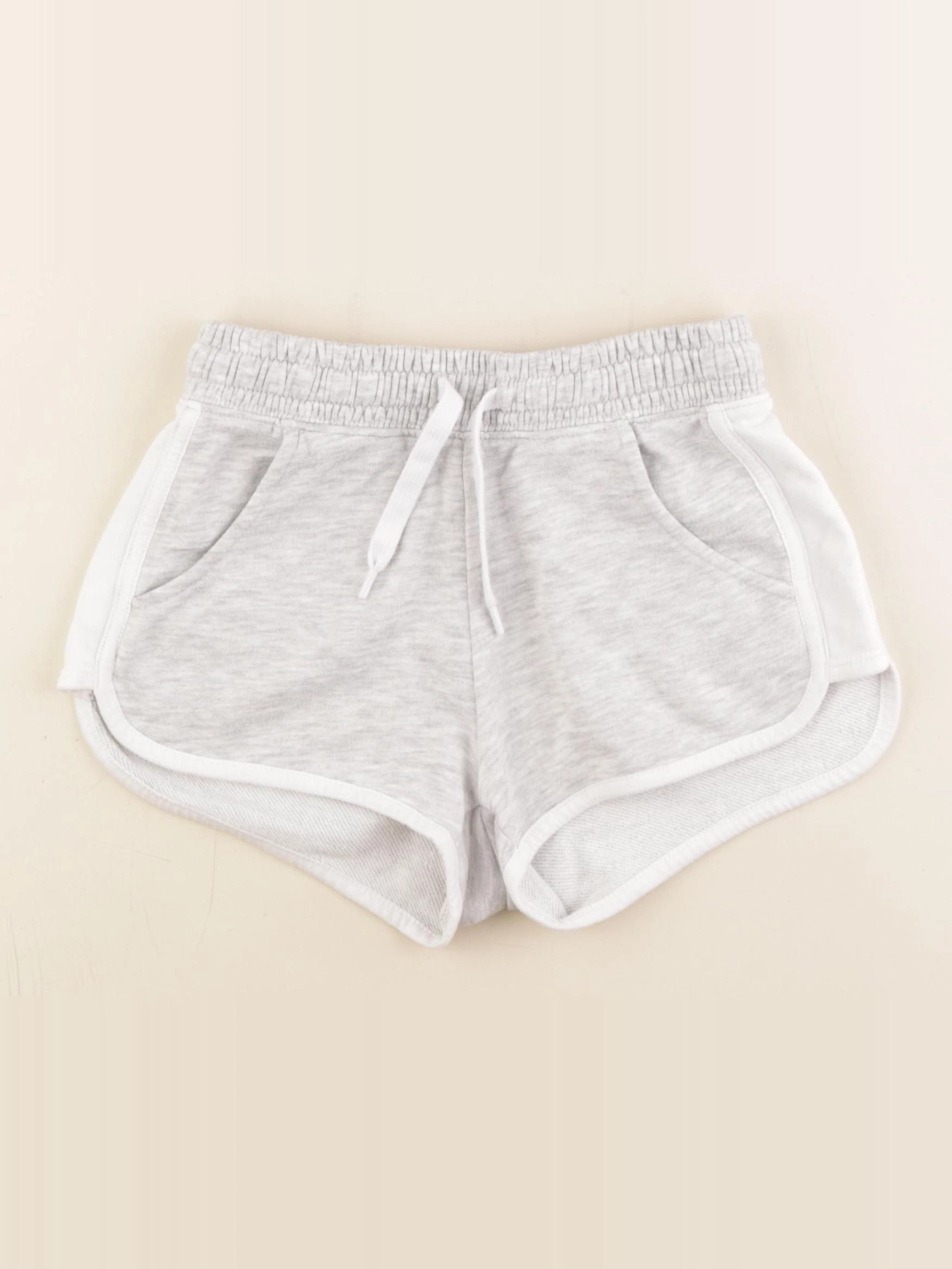 H&M - short gris - 9/10 ans