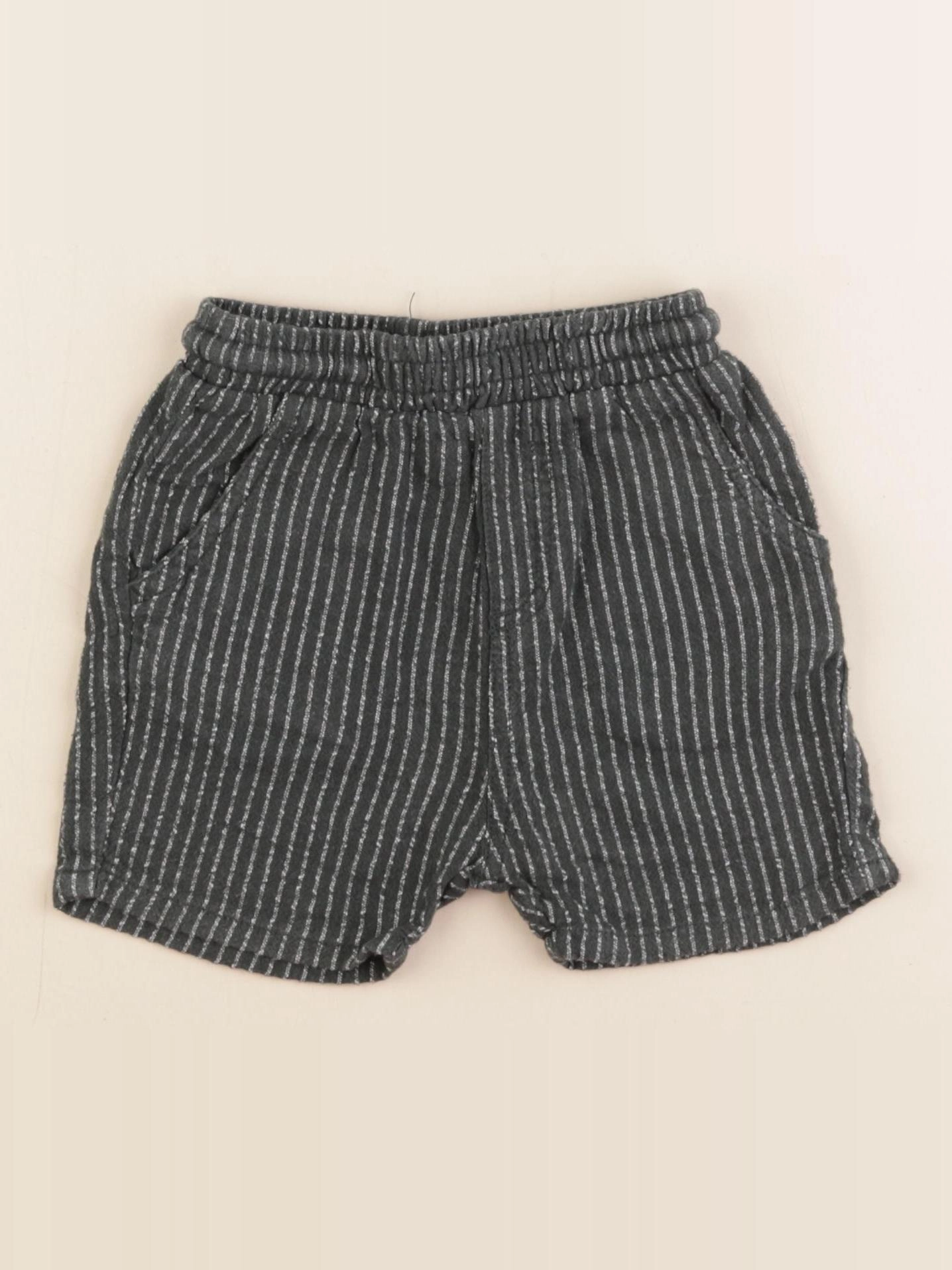 Zara - short vert - 6/9 mois