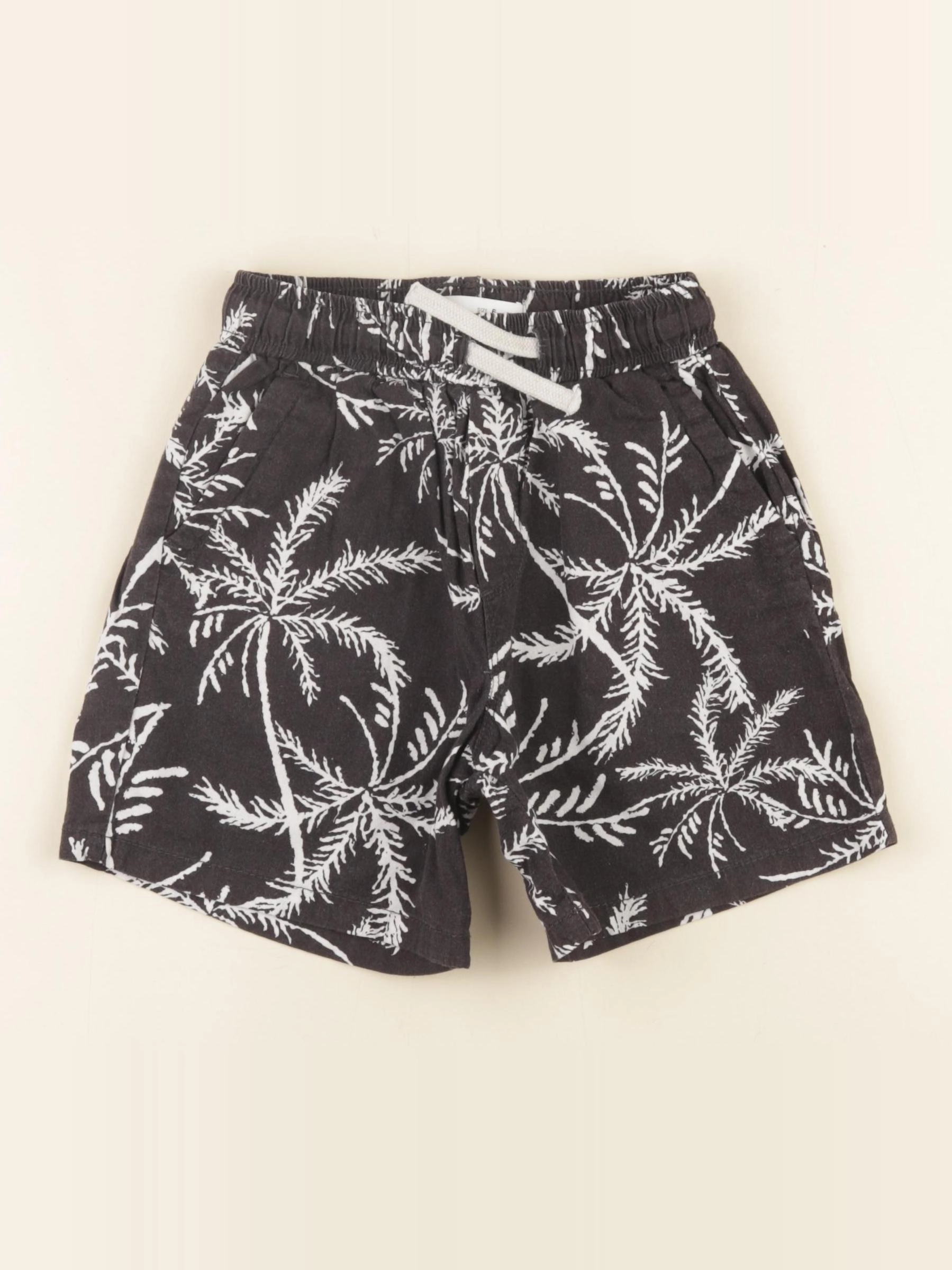 Zara - short noir - 8 ans