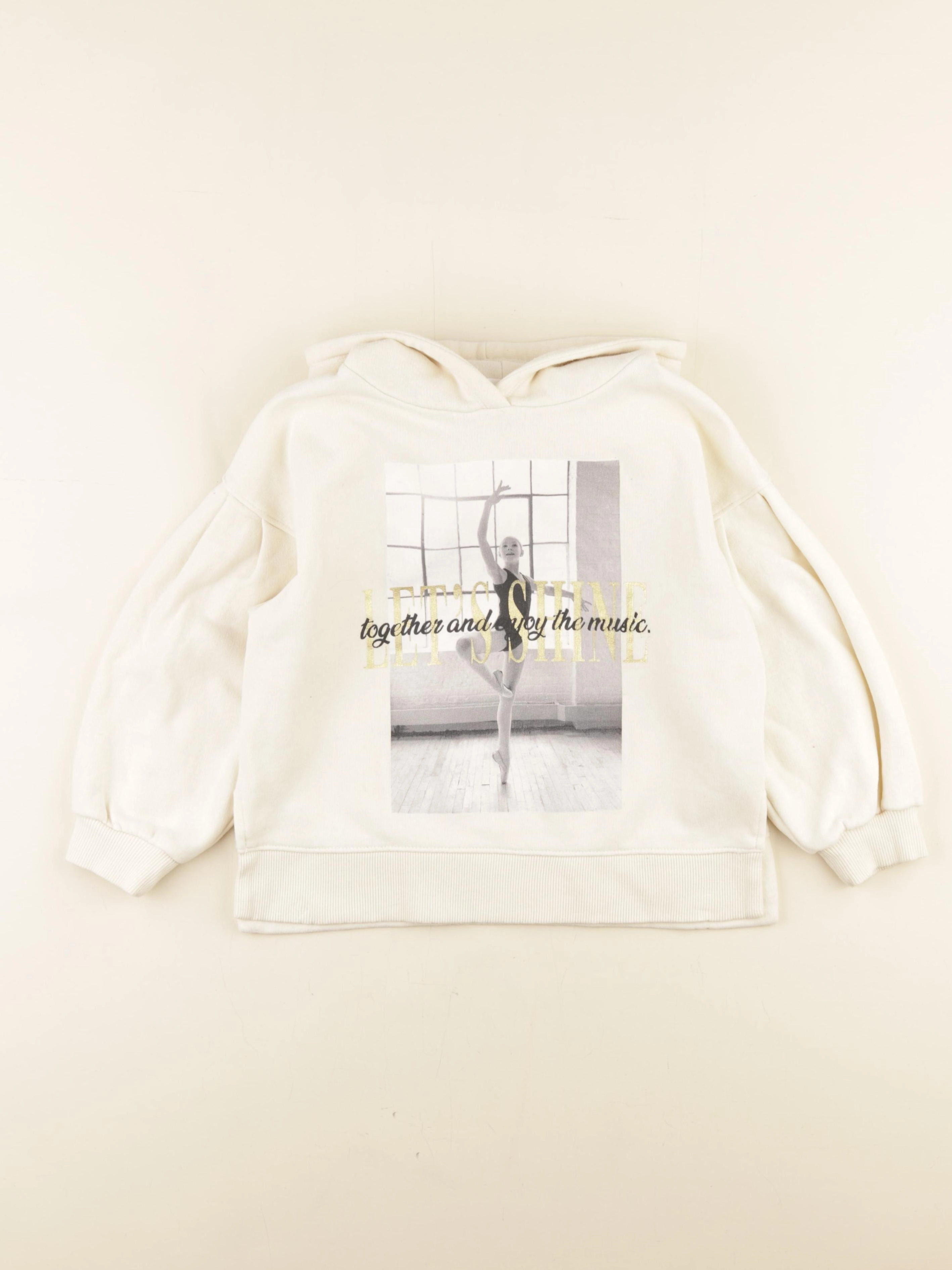 Zara - sweat beige - 7 ans