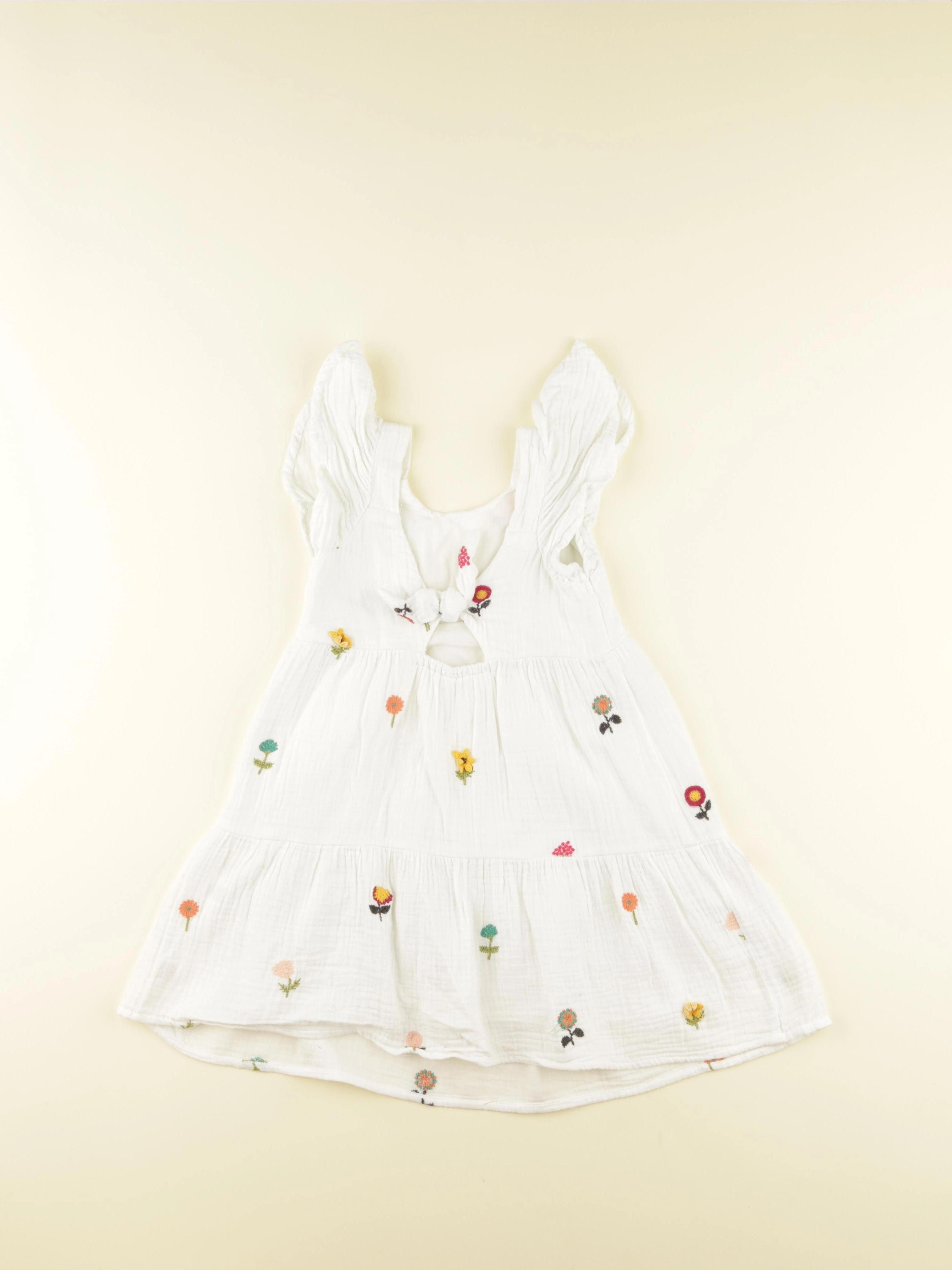 Zara - robe blanc - 4 ans