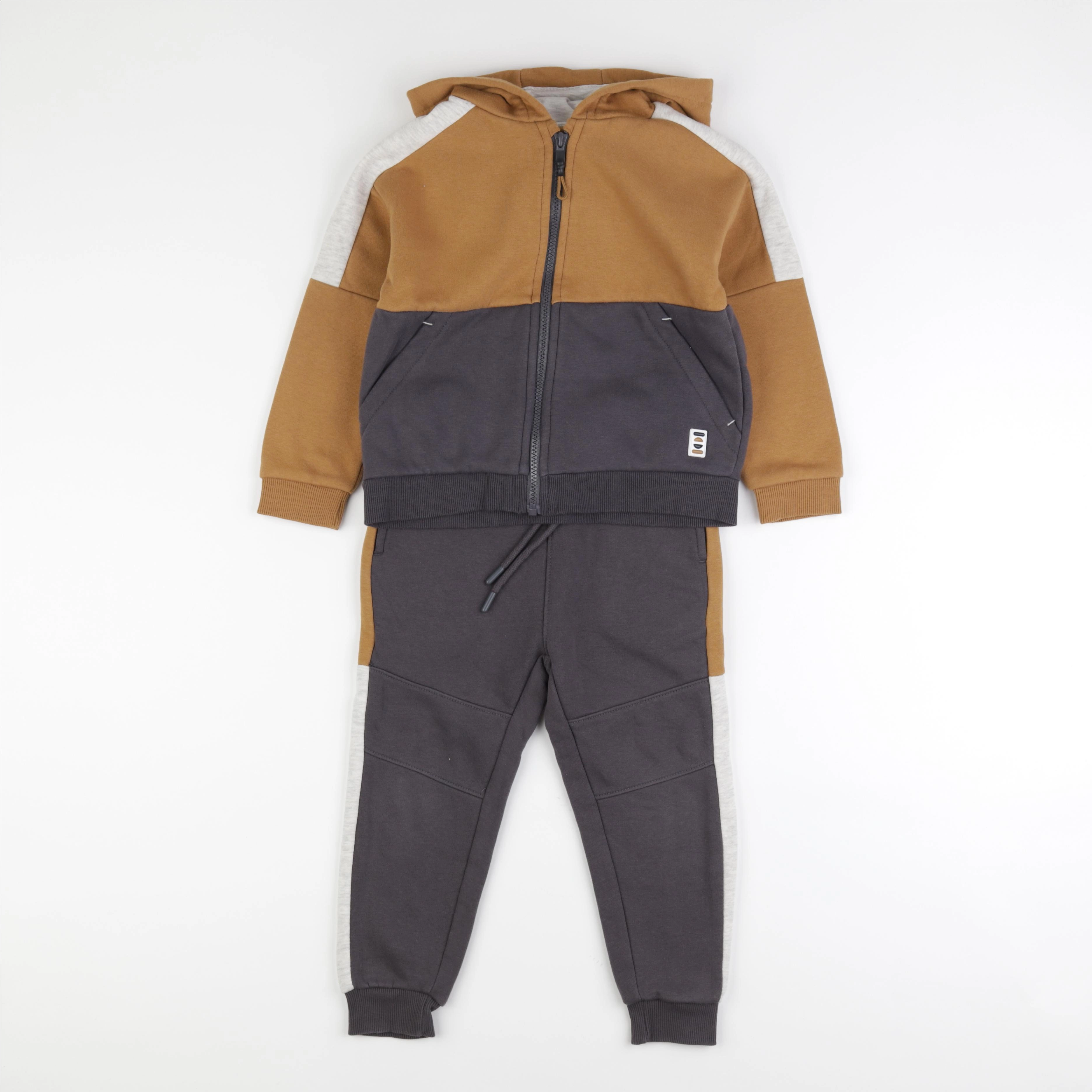 Vertbaudet - ensemble gris - 5 ans