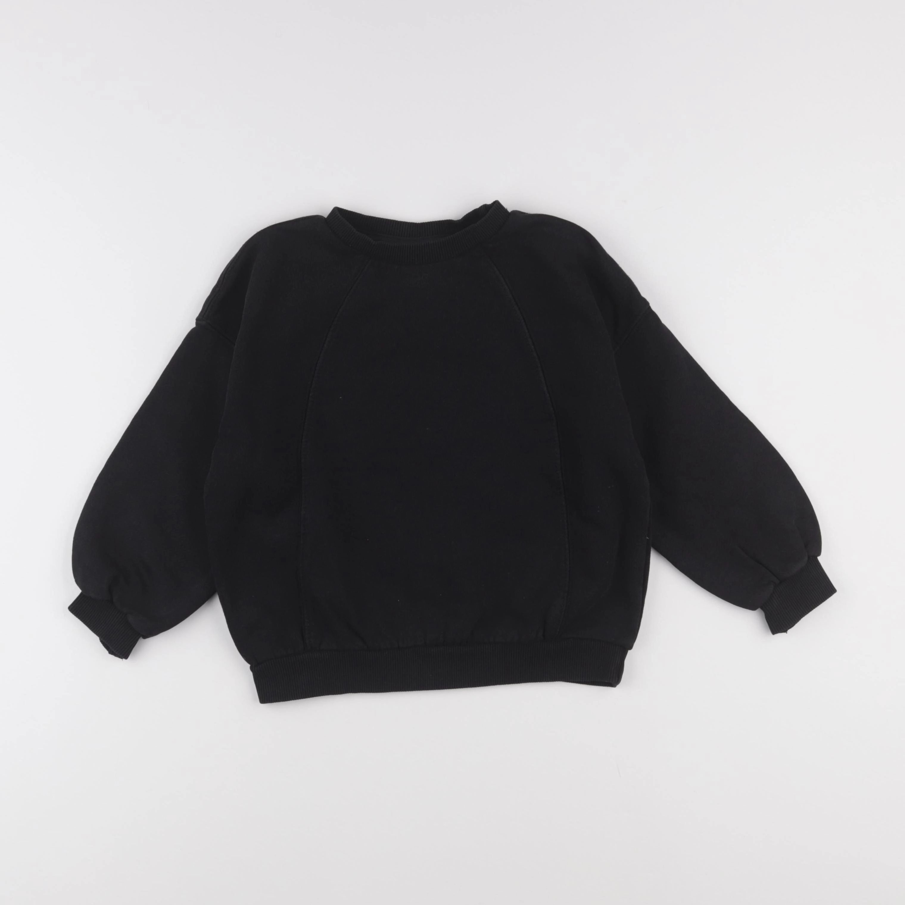 Zara - sweat noir - 4/5 ans