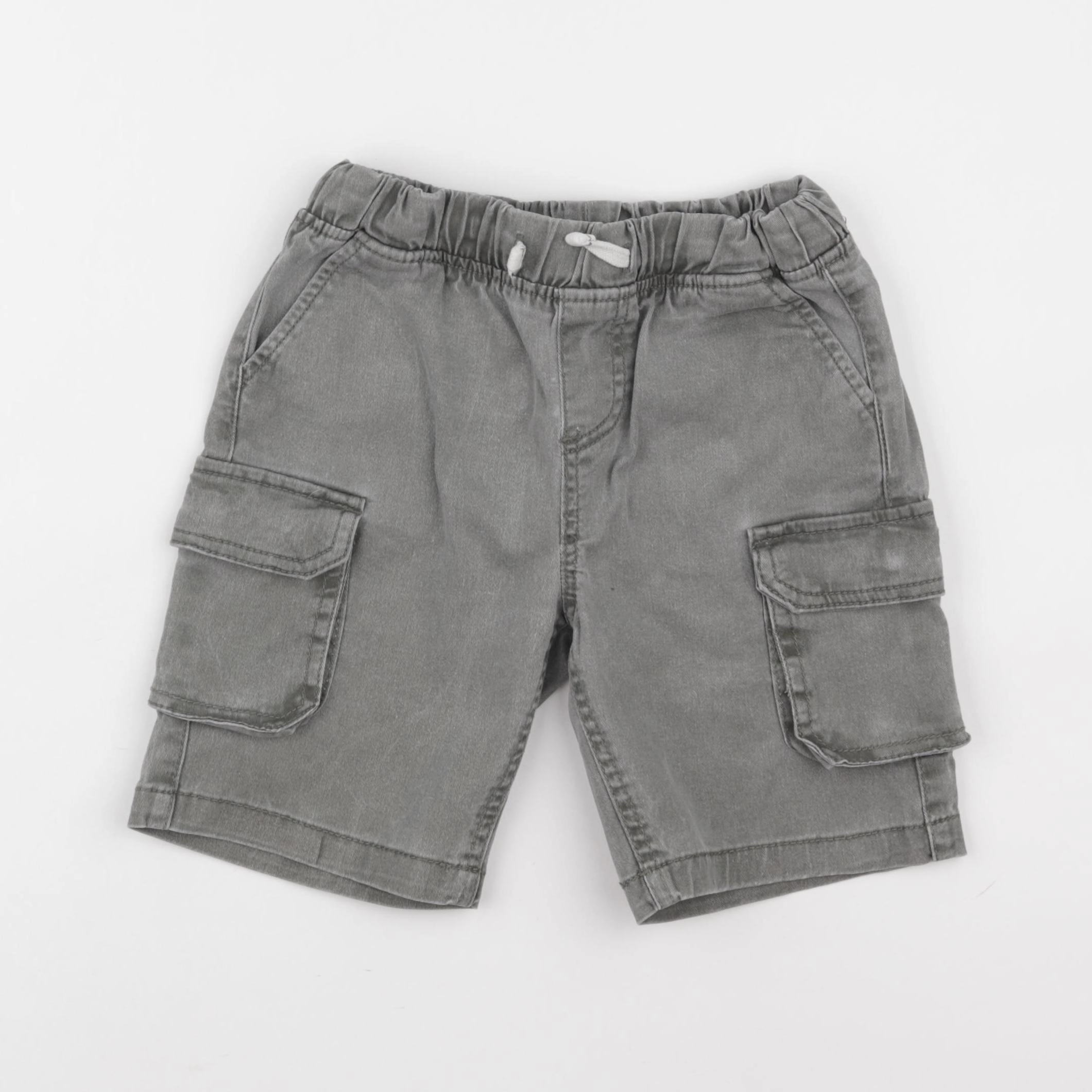 Vertbaudet - short gris - 7 ans