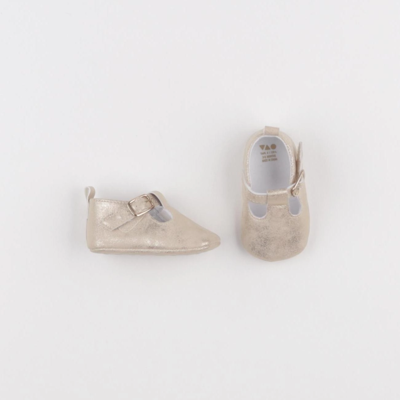 Tape à l'oeil - chaussons or - pointure 17