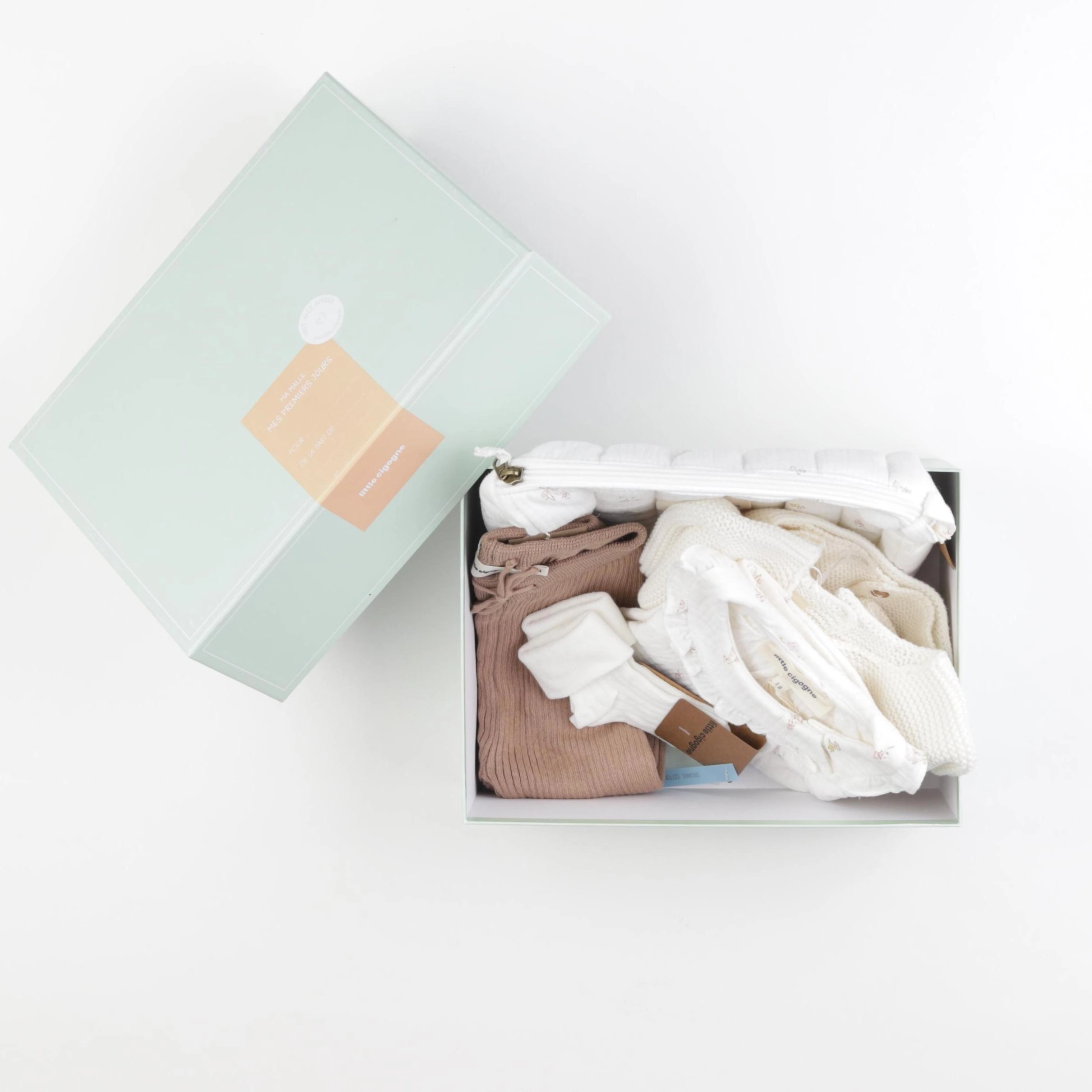 Little Cigogne - Malle naissance "Première tenue en fleurs" fille - 3 mois