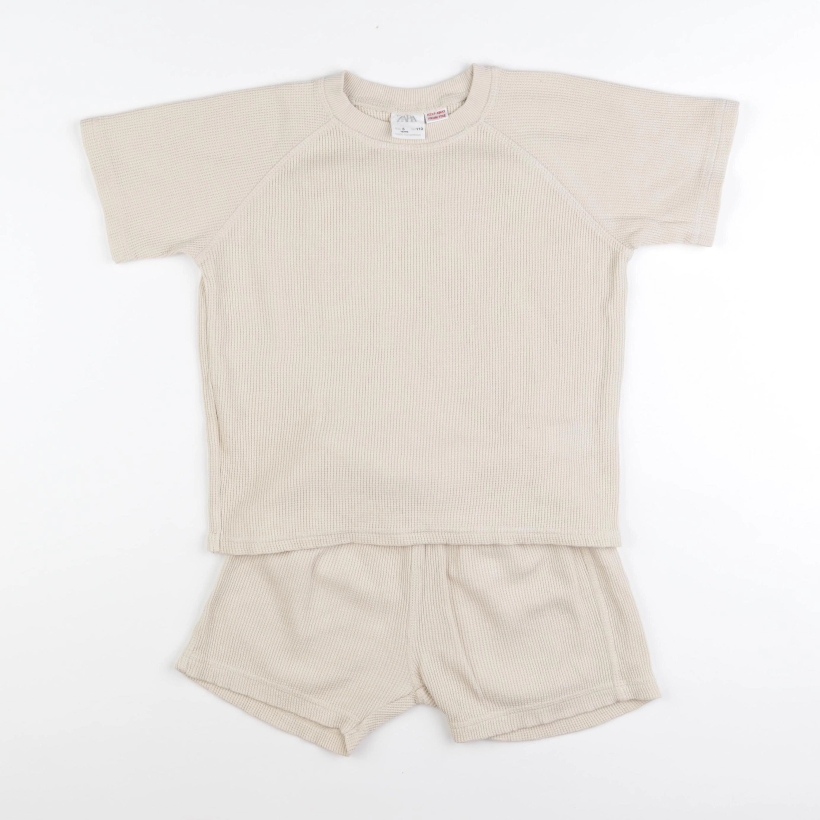 Zara - ensemble beige - 5 ans