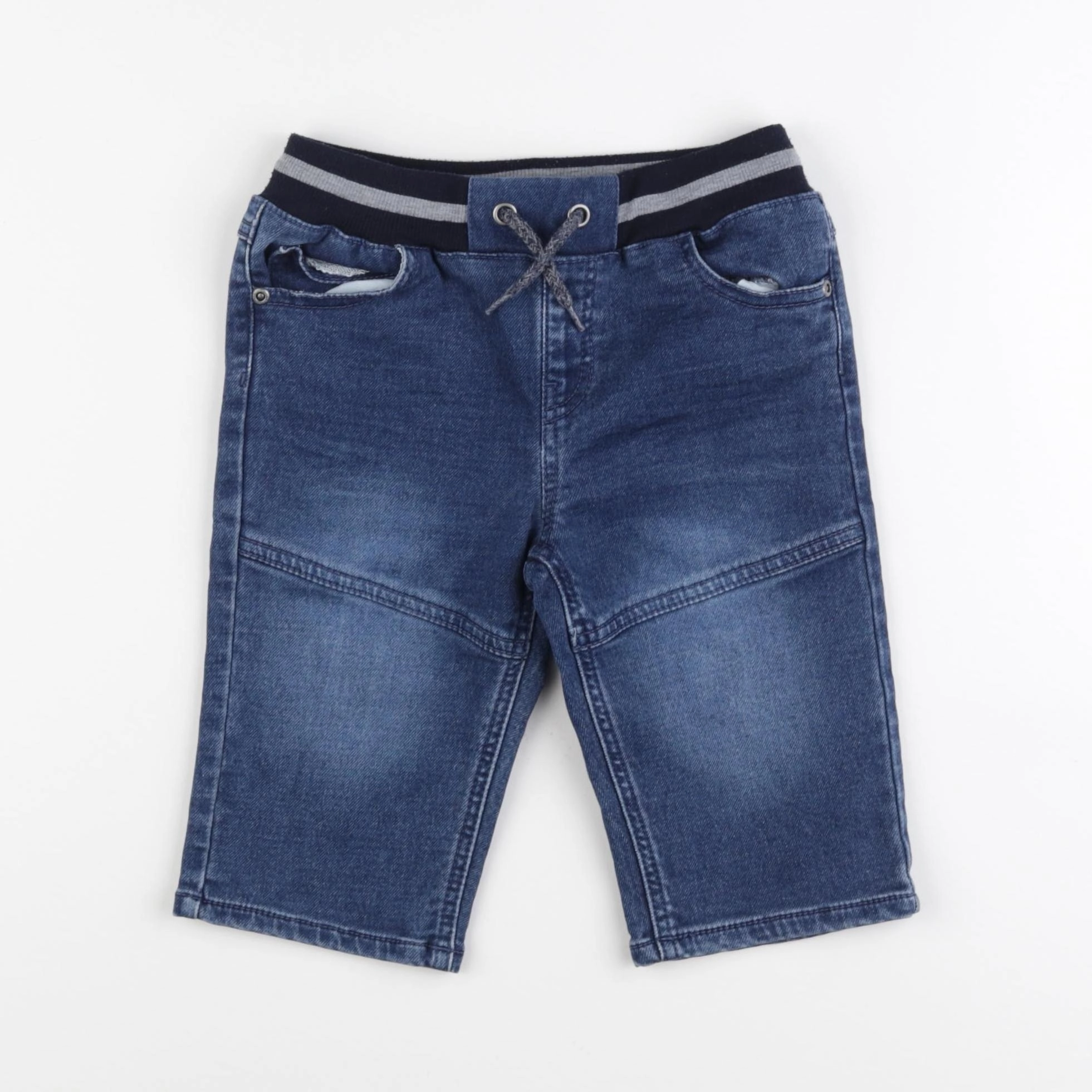 Vertbaudet - short bleu - 7 ans