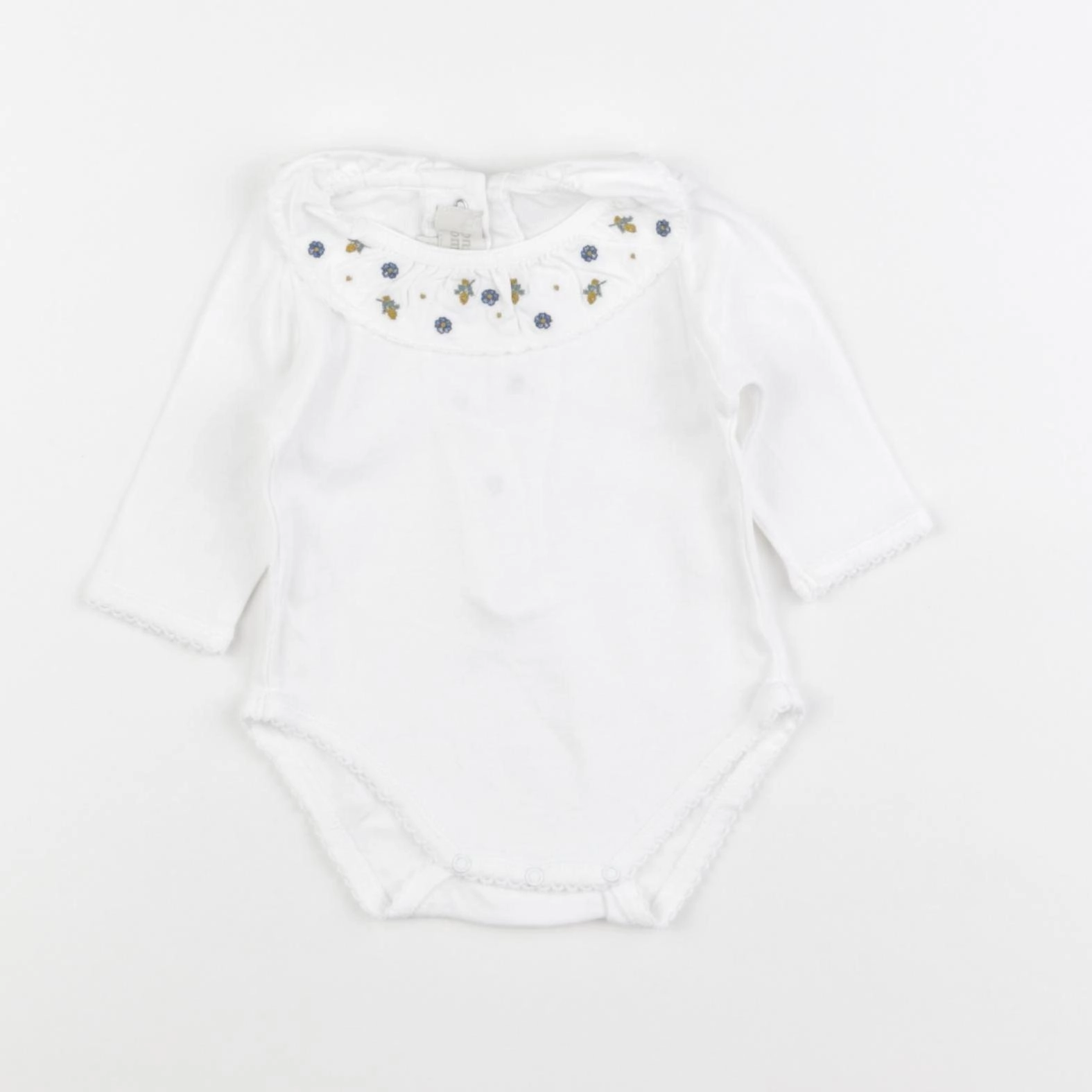 Bonnet à Pompon - body blanc - 3 mois