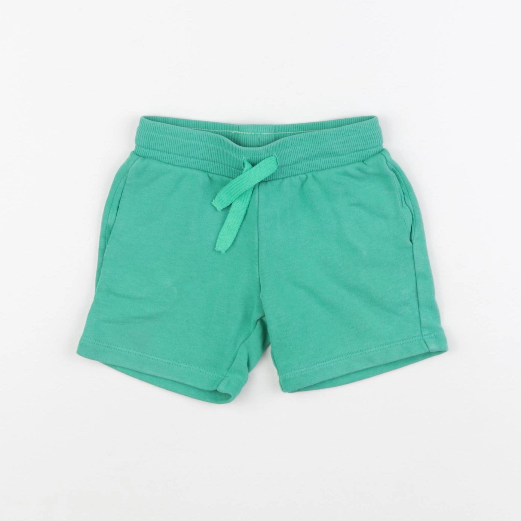 H&M - short vert - 18/24 mois