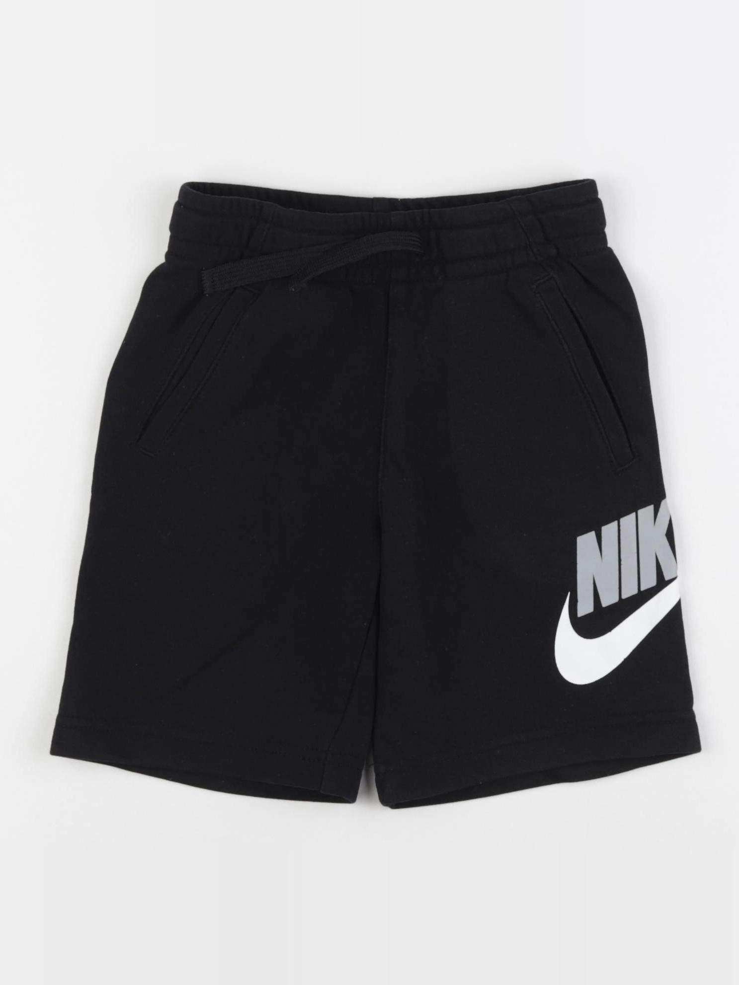 Nike - short noir - 4/5 ans