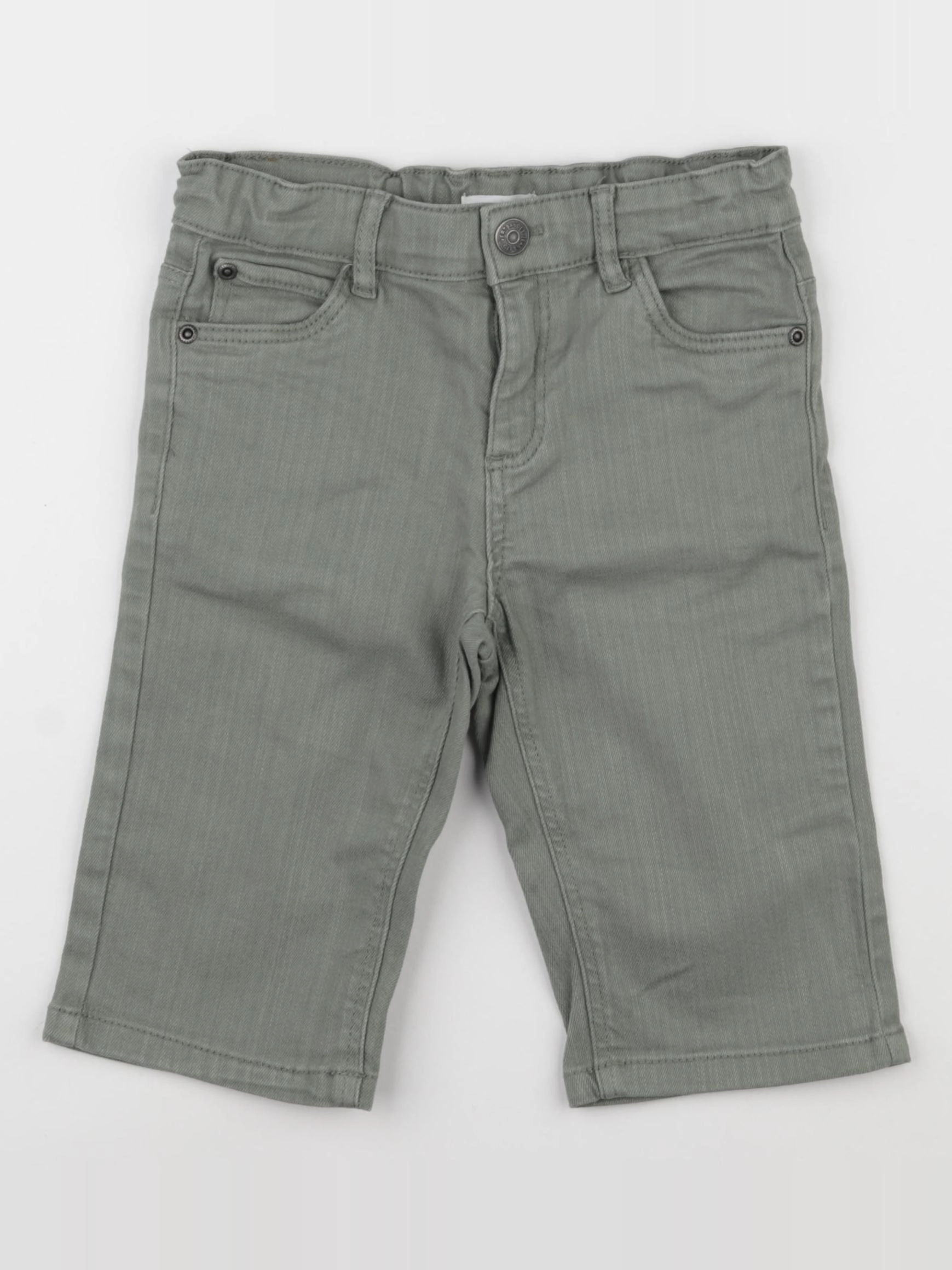 Vertbaudet - short vert - 7 ans