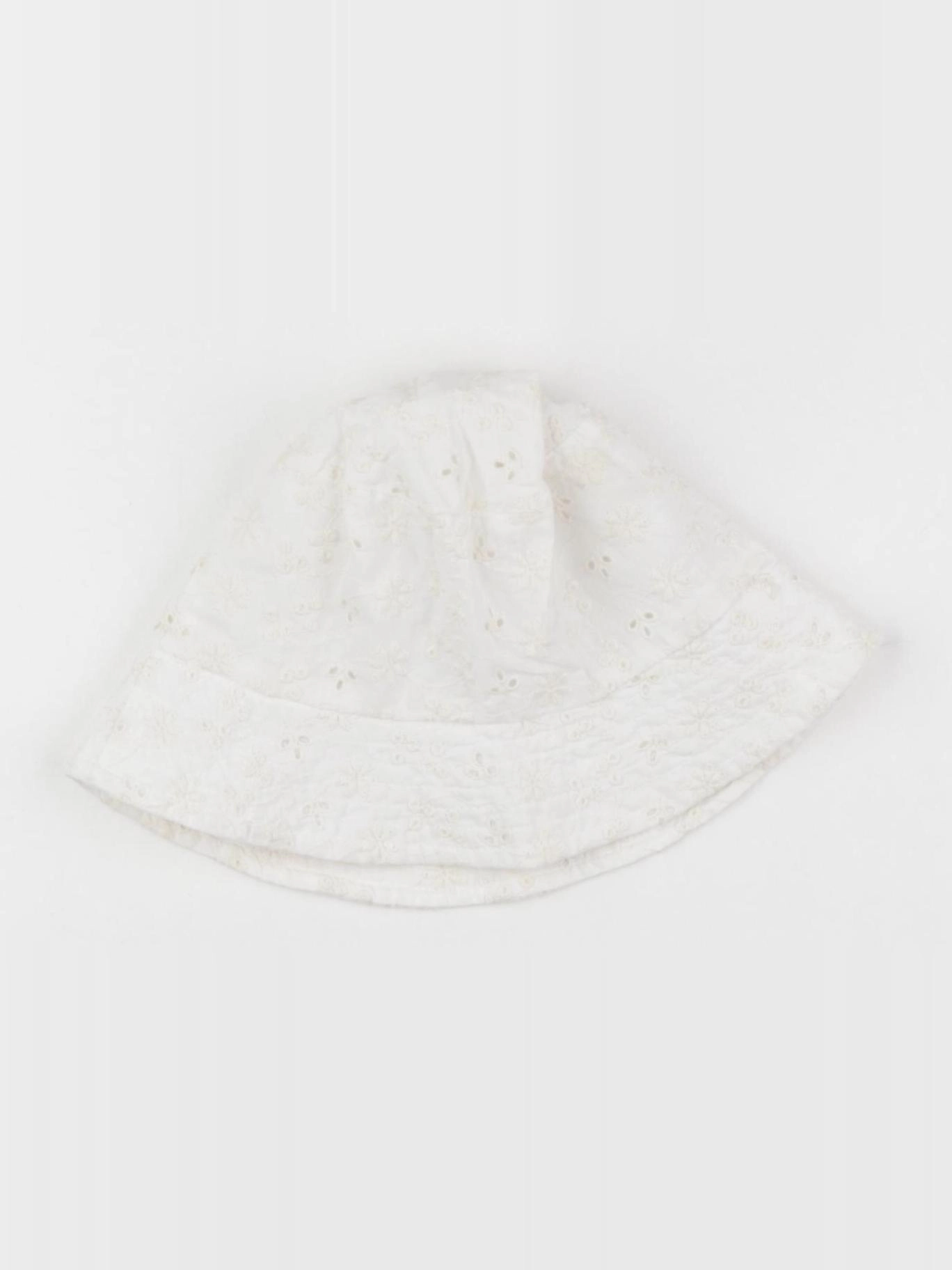 Zara - chapeau blanc - 7/8 ans
