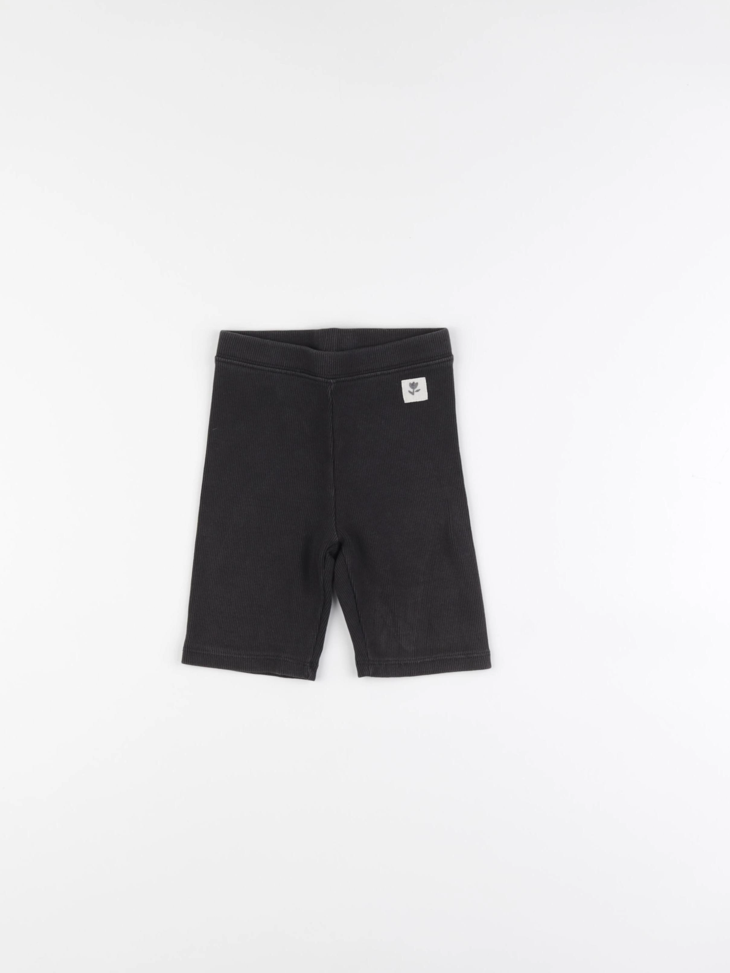 Zara - short noir - 5 ans
