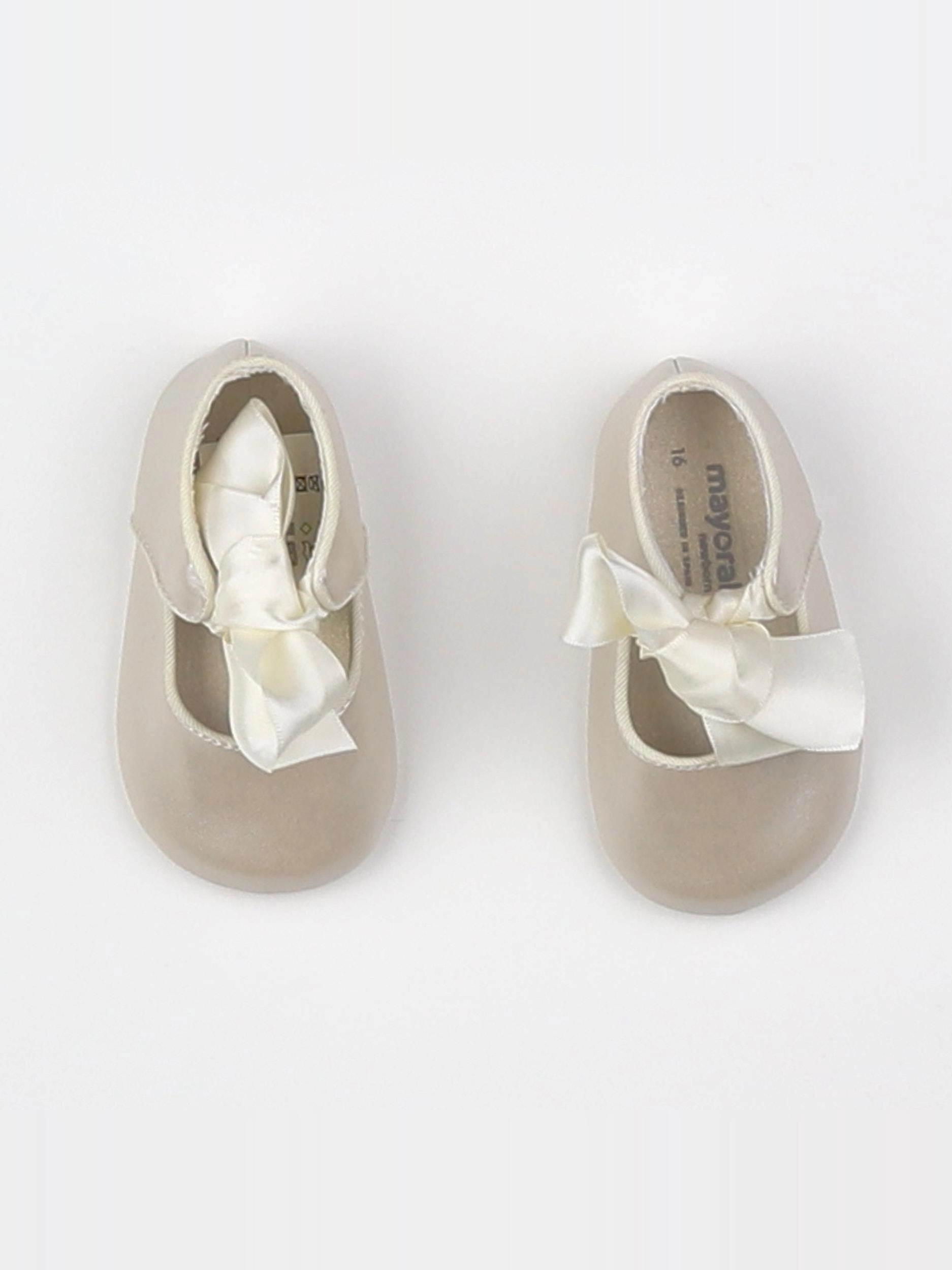 Mayoral - chaussons beige - pointure 16