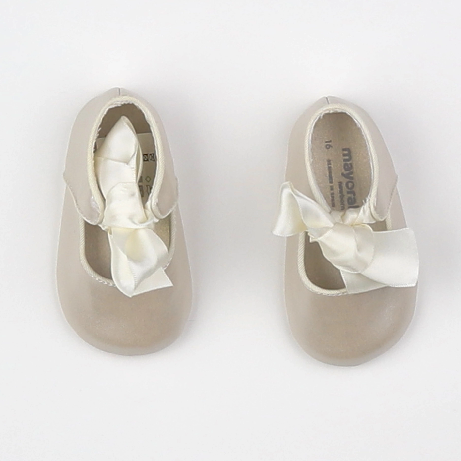 Mayoral - chaussons beige - pointure 16
