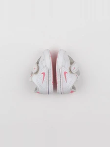 Nike - chaussons blanc - pointure 17