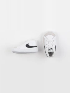 Nike - chaussons blanc - pointure 17