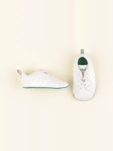 Adidas - chaussons blanc, vert - pointure 16