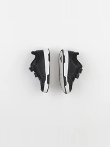 Adidas - baskets noir - pointure 22