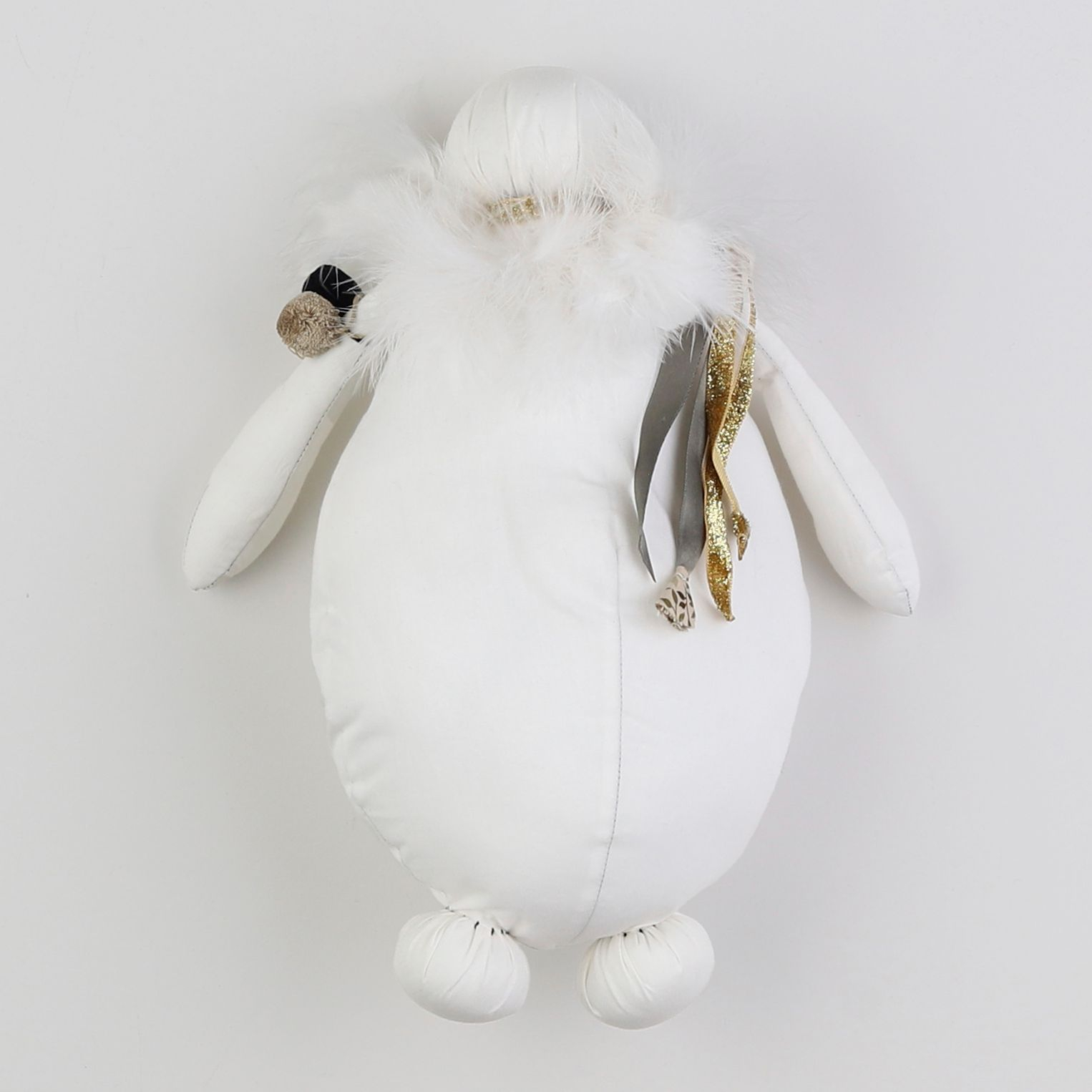 Pigmée - poupée blanche collerette plume - 38 cm 