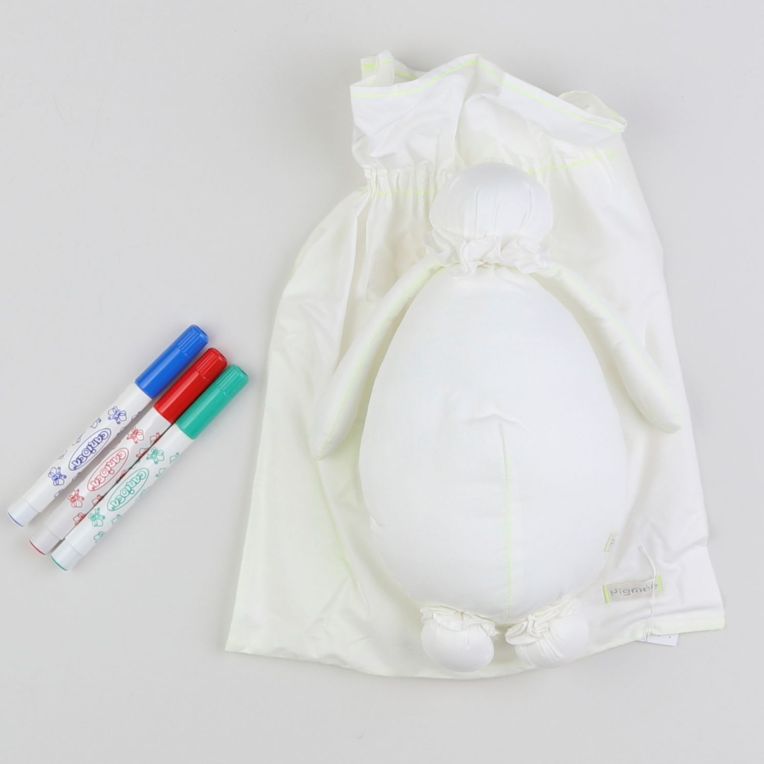 Pigmée - Set poupée blanche + crayons (bleu, rouge, vert) - 