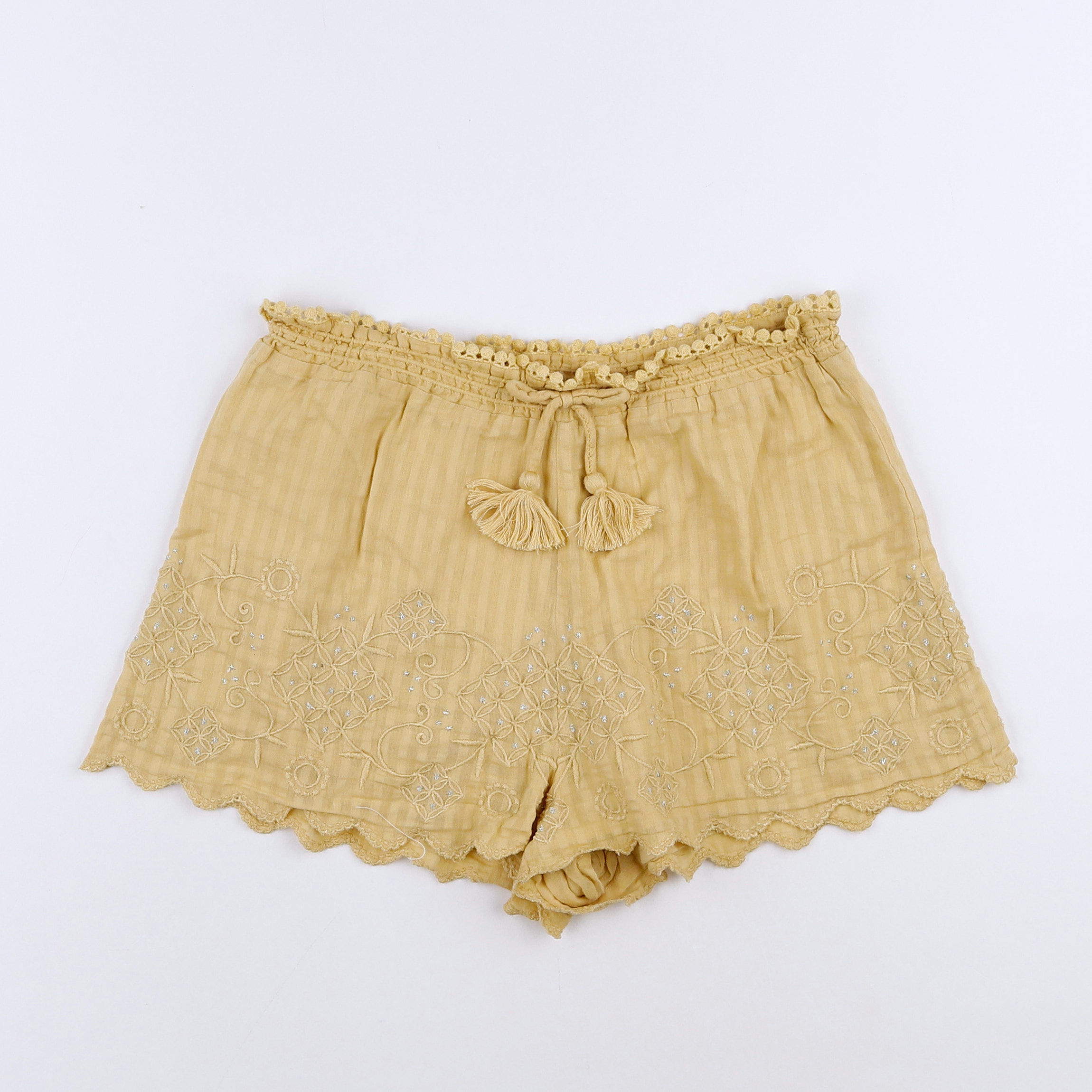 Louise Misha - short jaune - 12 ans